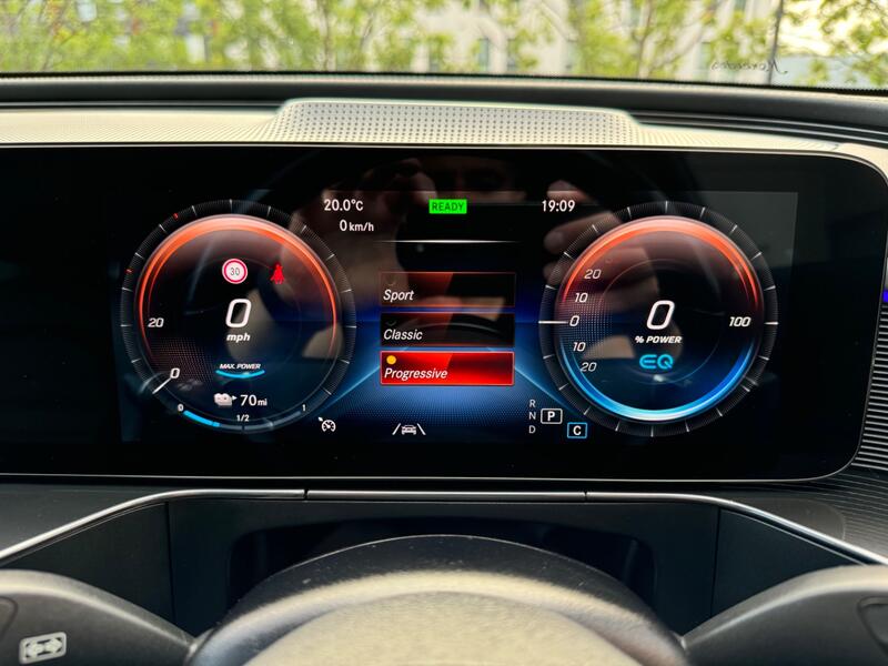 MERCEDES-BENZ EQC