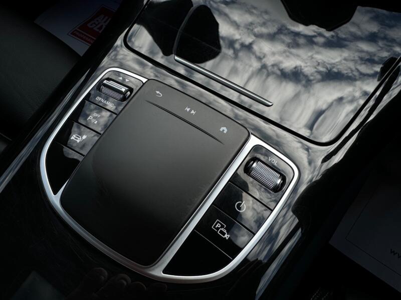MERCEDES-BENZ EQC