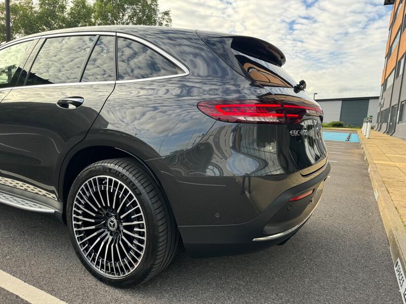 MERCEDES-BENZ EQC