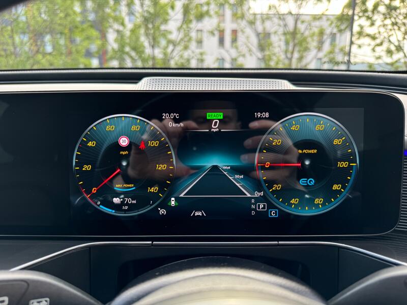 MERCEDES-BENZ EQC