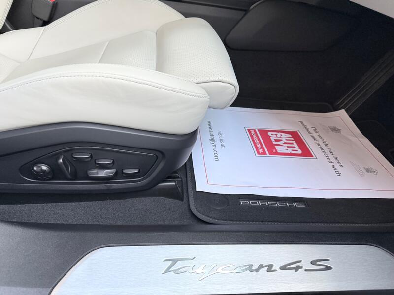 PORSCHE TAYCAN
