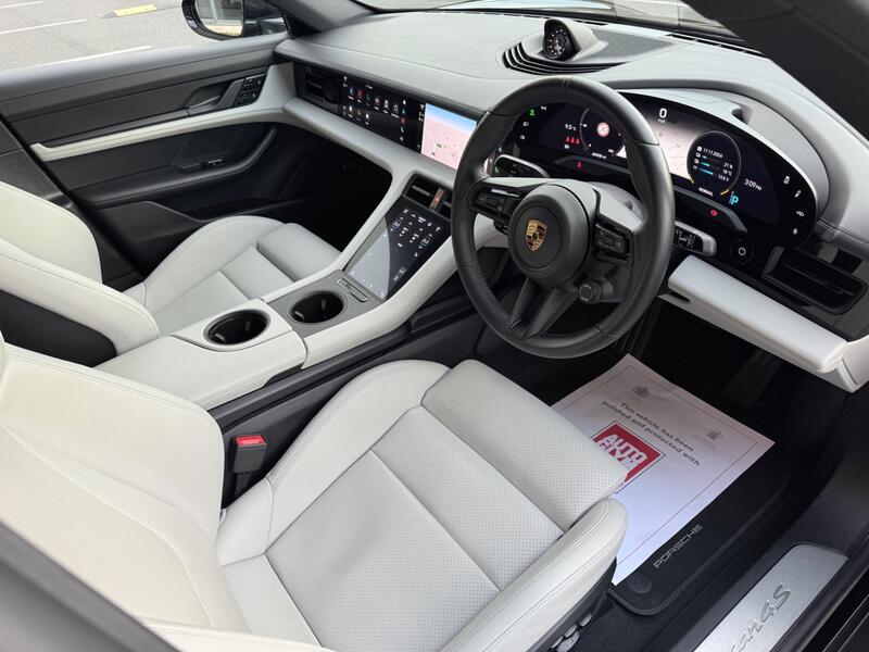 PORSCHE TAYCAN