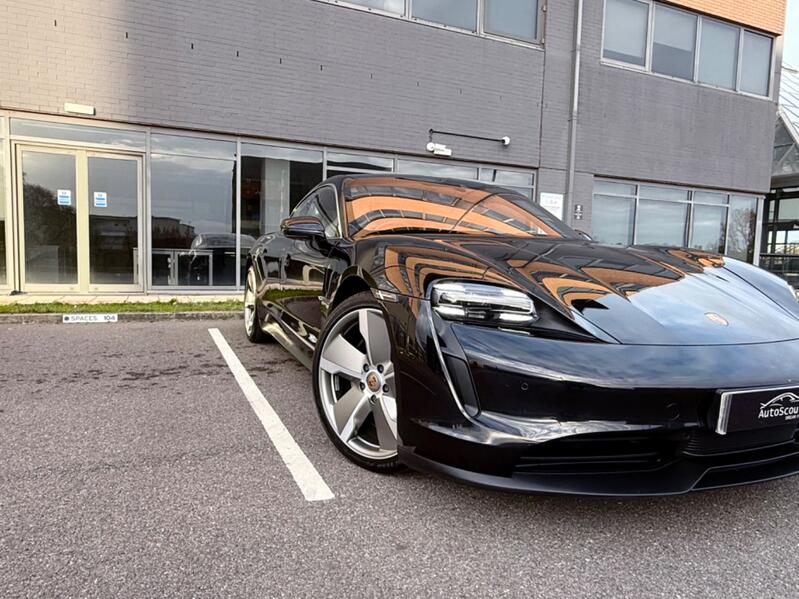 PORSCHE TAYCAN