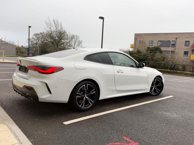 BMW 4 SERIES