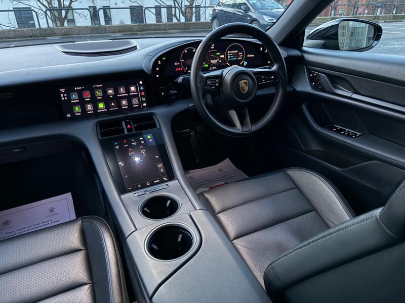 PORSCHE TAYCAN