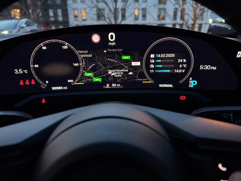 PORSCHE TAYCAN