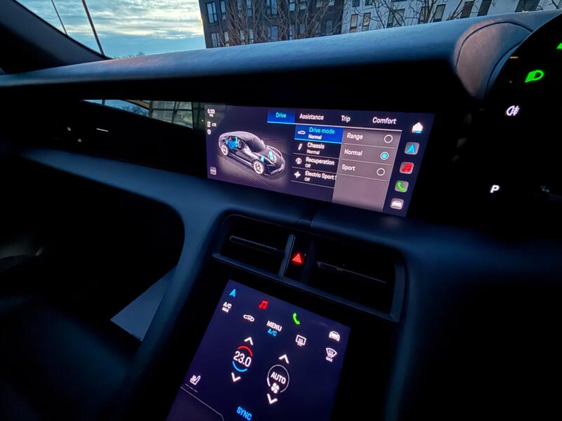 PORSCHE TAYCAN