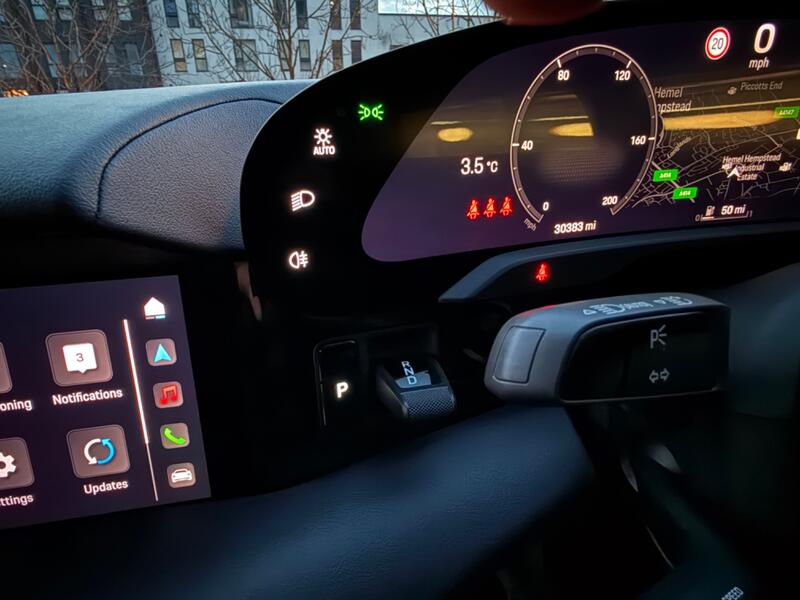 PORSCHE TAYCAN