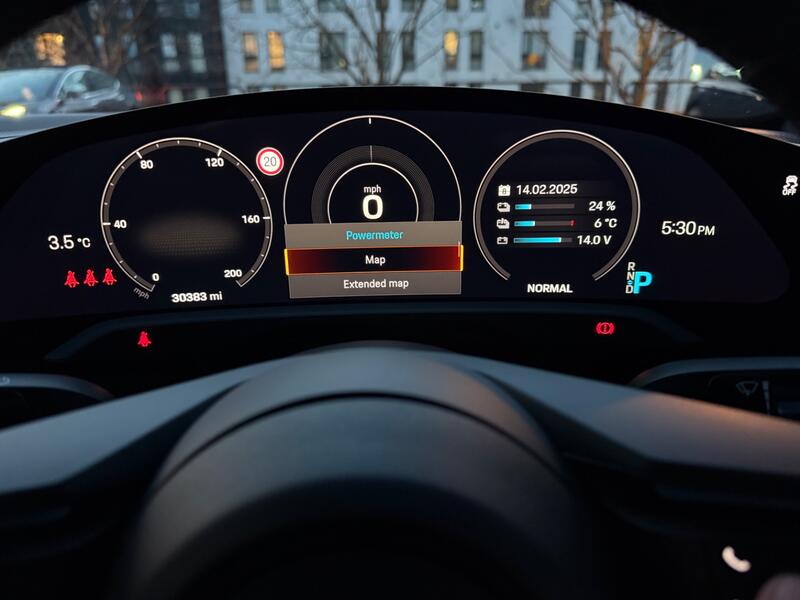 PORSCHE TAYCAN