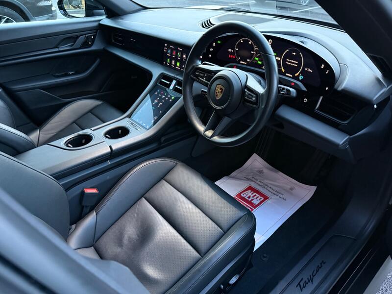 PORSCHE TAYCAN