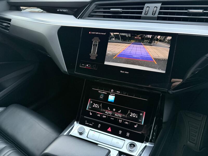 AUDI E-TRON