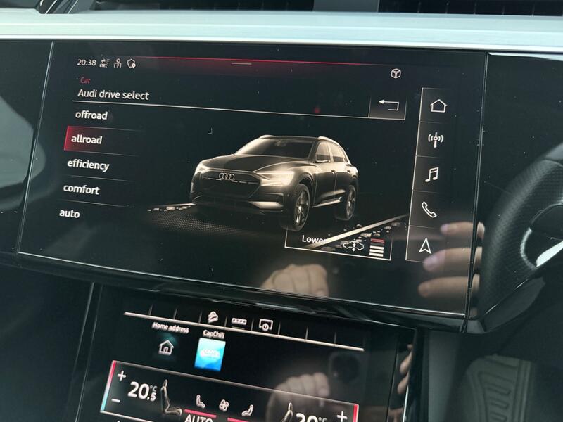 AUDI E-TRON