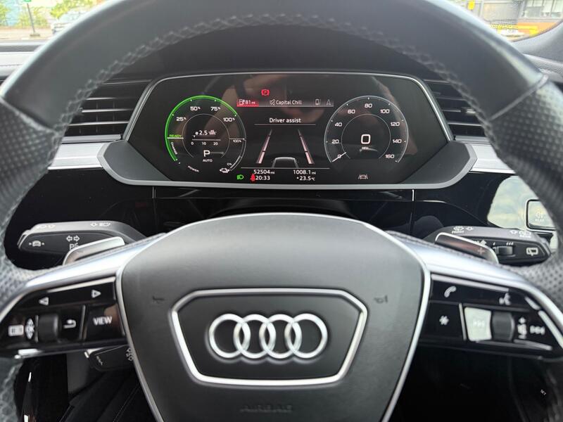 AUDI E-TRON
