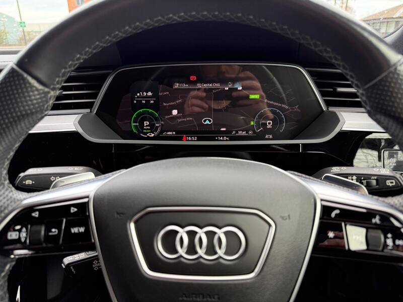 AUDI E-TRON
