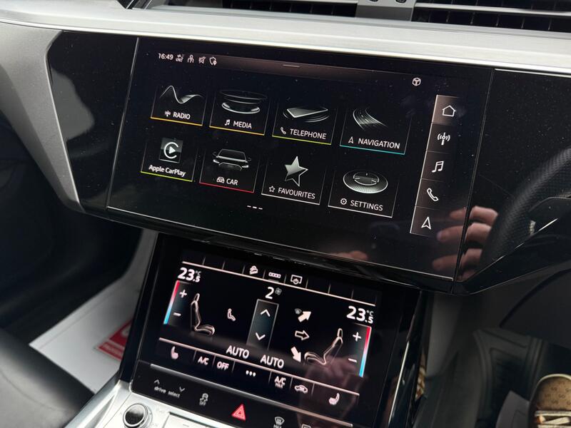 AUDI E-TRON