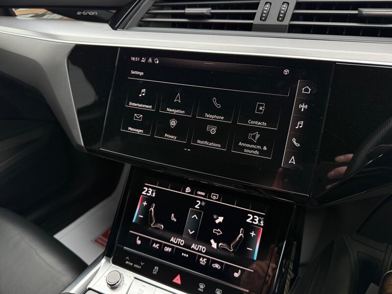 AUDI E-TRON