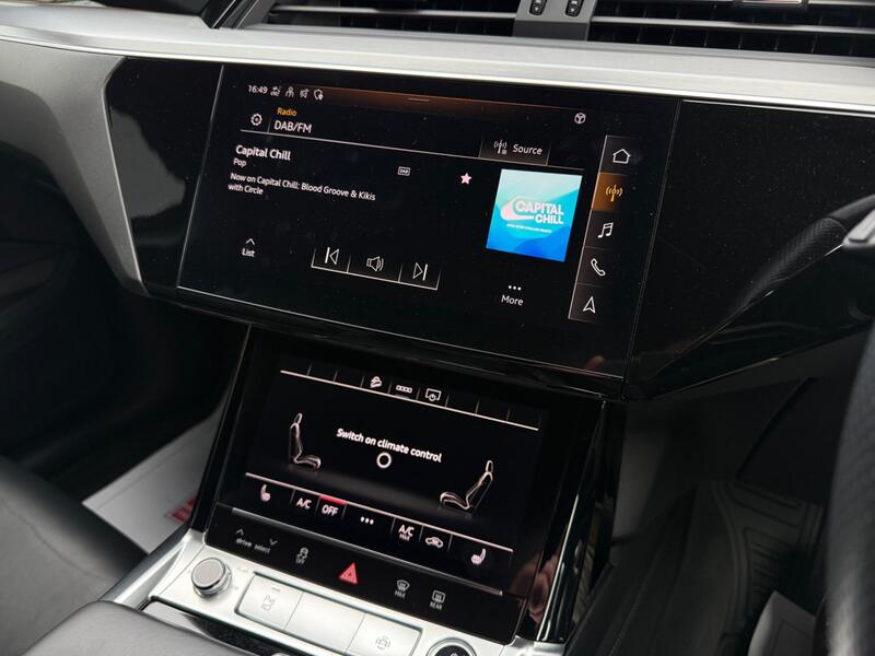 AUDI E-TRON