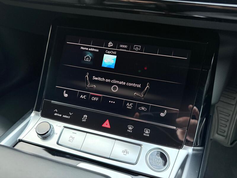 AUDI E-TRON