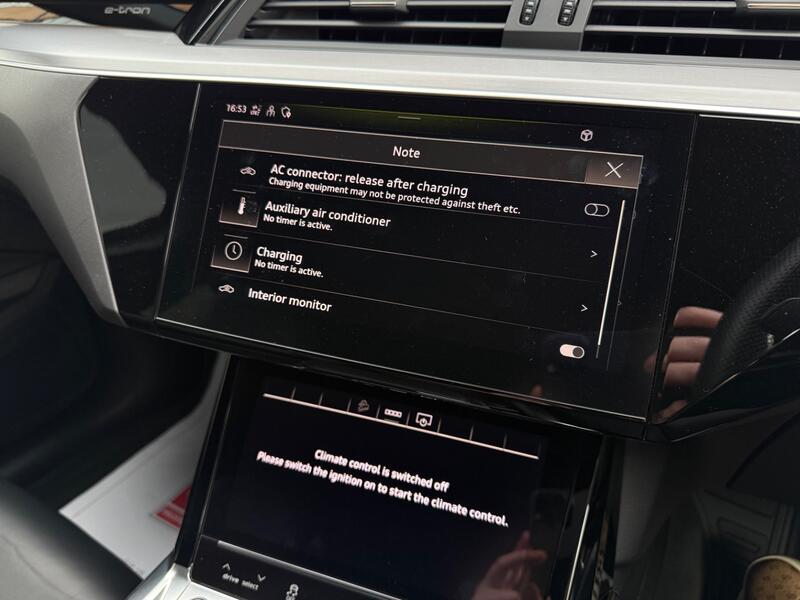 AUDI E-TRON