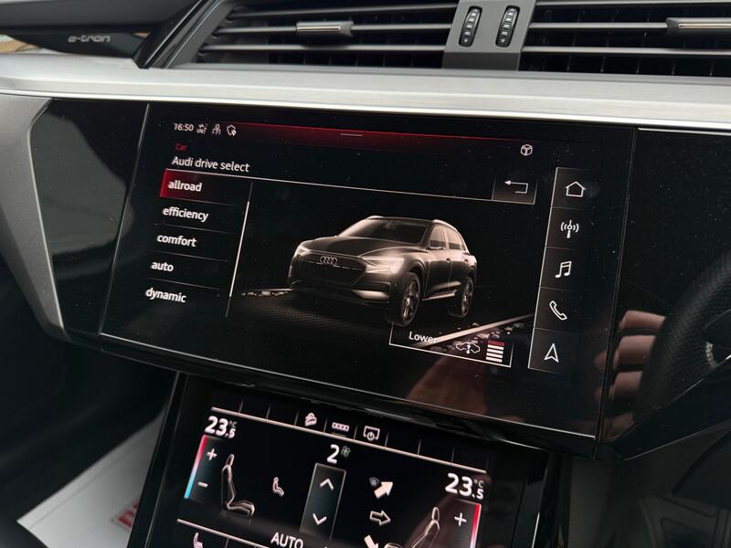 AUDI E-TRON