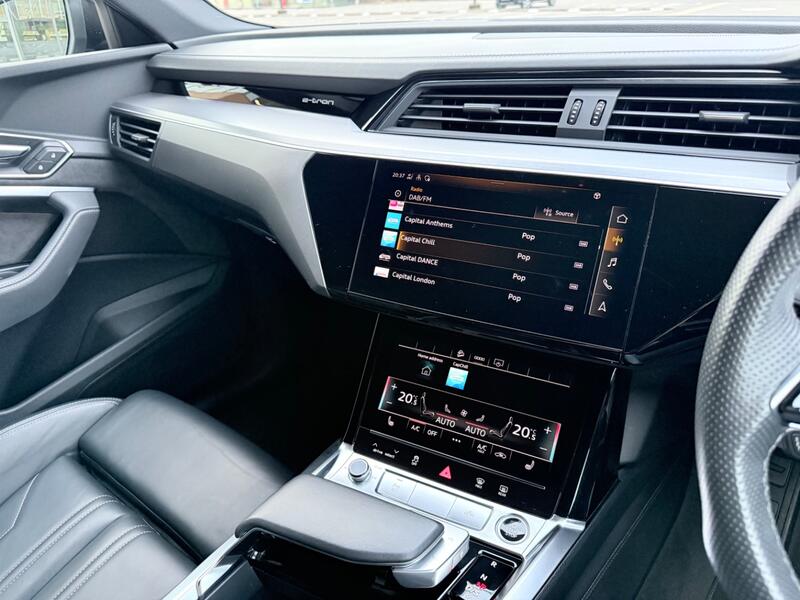 AUDI E-TRON