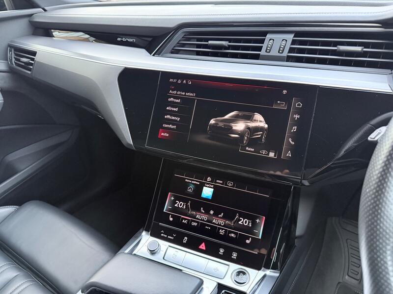 AUDI E-TRON
