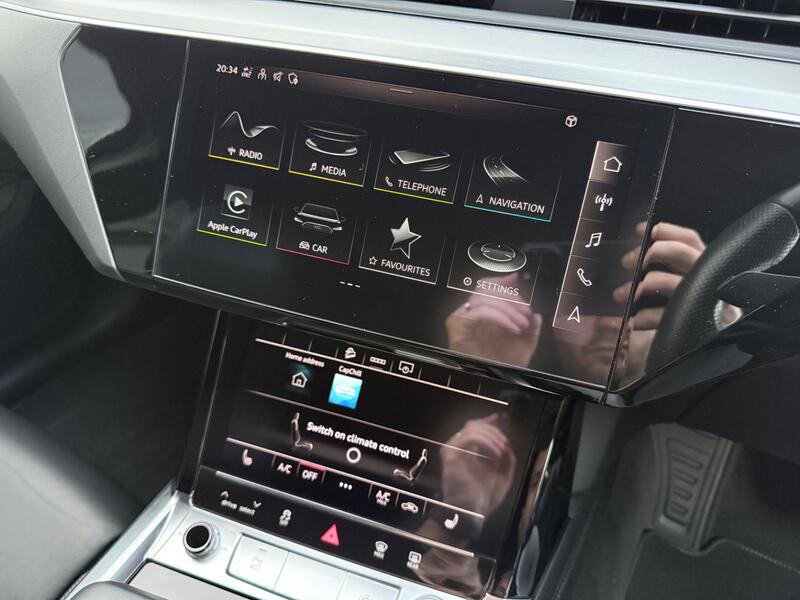 AUDI E-TRON