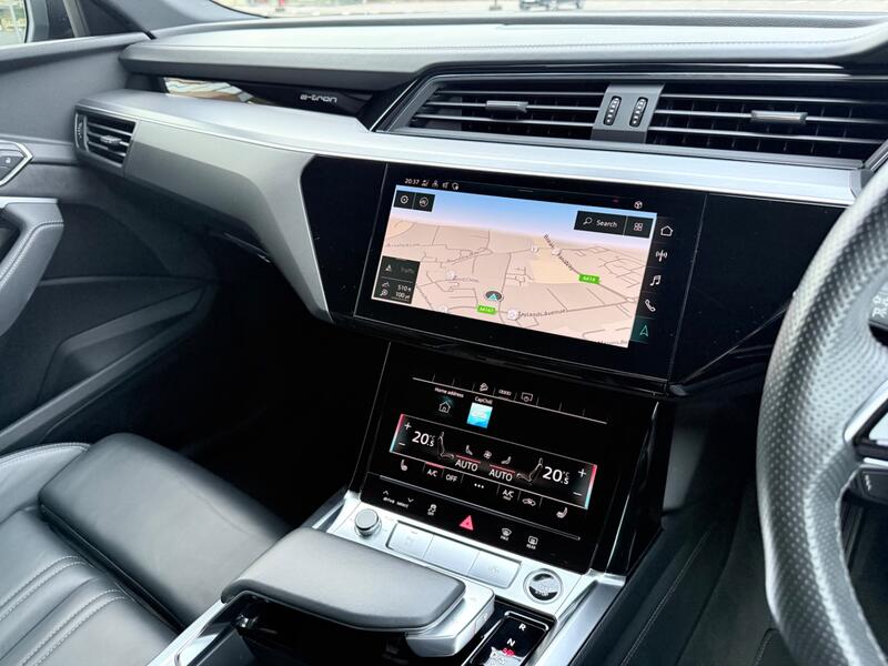 AUDI E-TRON