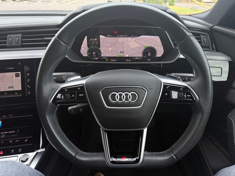 AUDI E-TRON