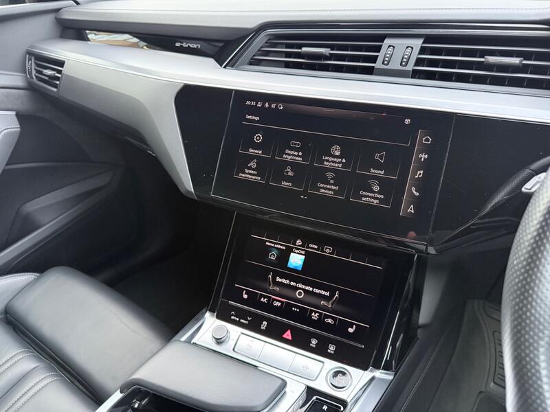 AUDI E-TRON
