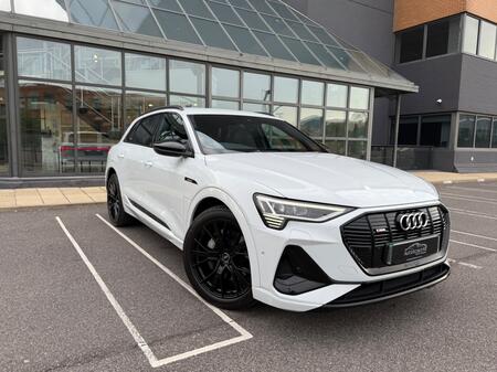 AUDI E-TRON 50 Black Edition