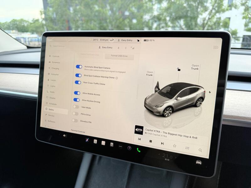 TESLA MODEL Y