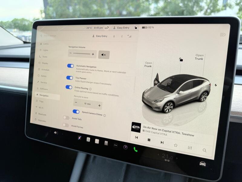 TESLA MODEL Y
