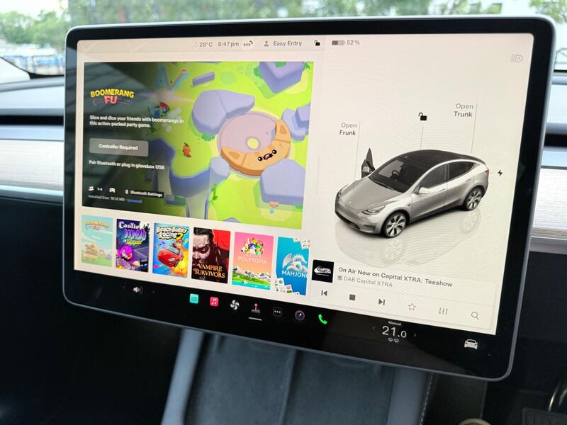 TESLA MODEL Y