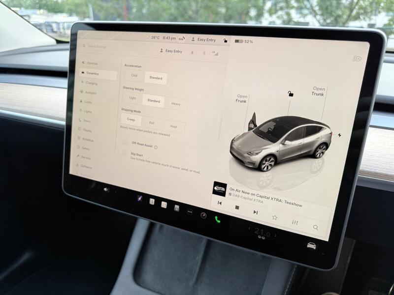 TESLA MODEL Y