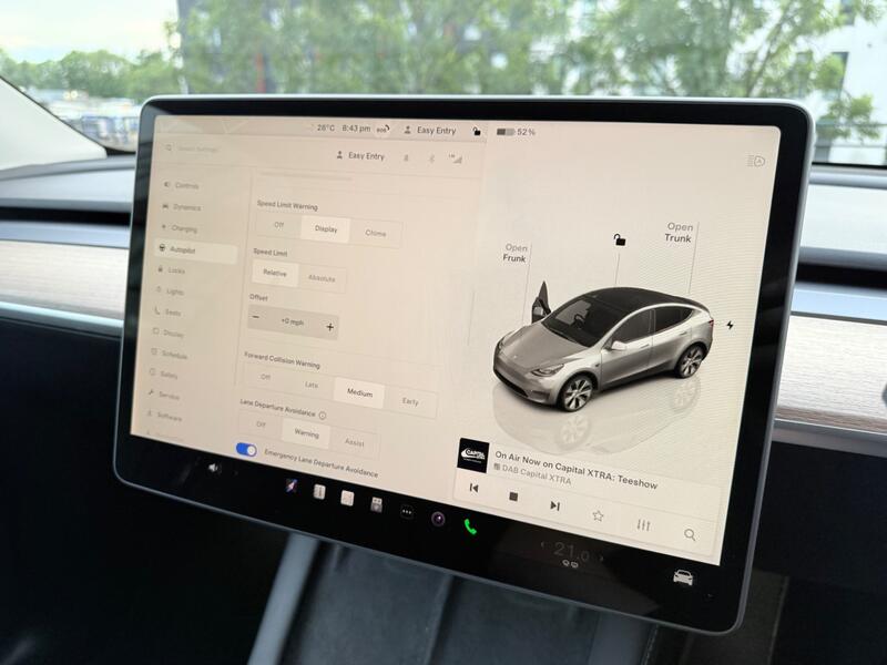 TESLA MODEL Y