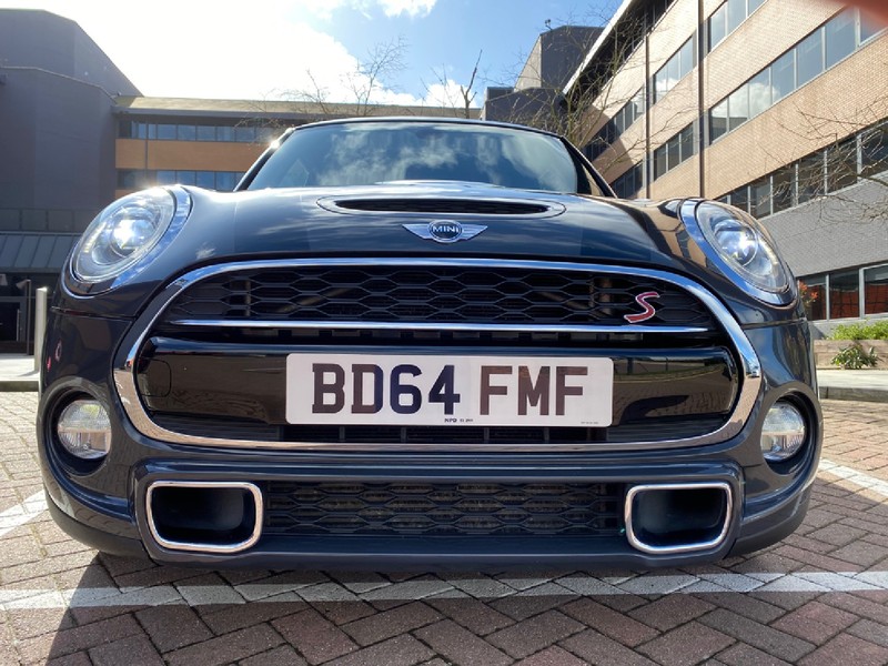 MINI HATCHBACK
