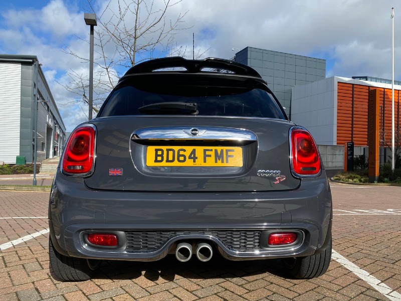 MINI HATCHBACK