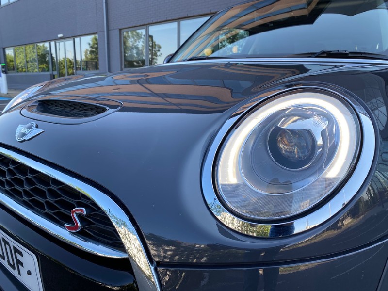 MINI HATCHBACK