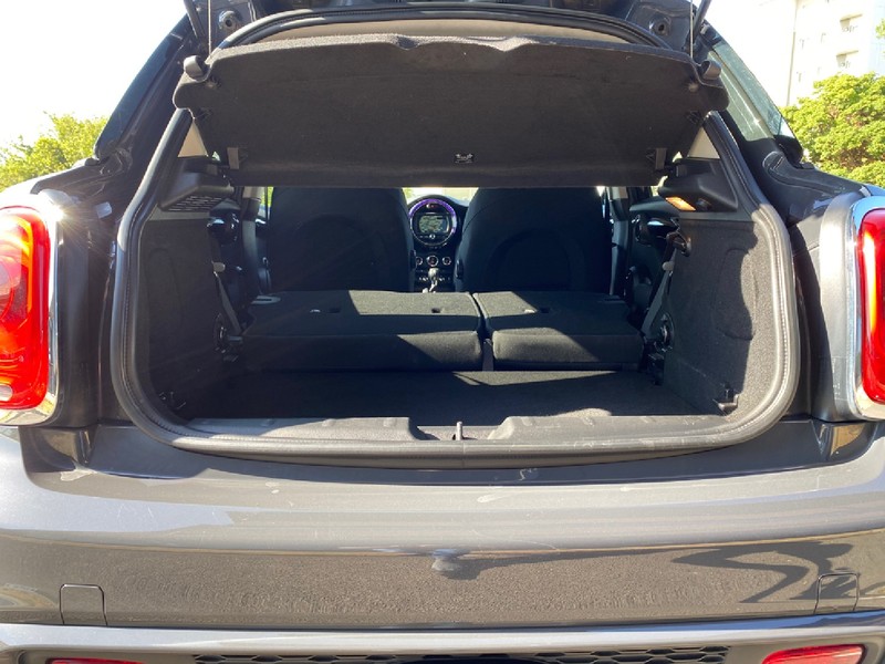 MINI HATCHBACK