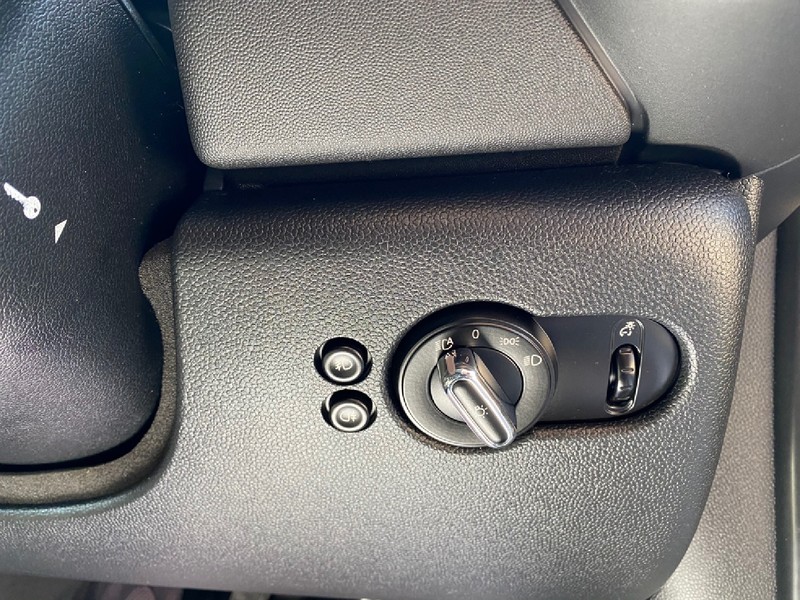 MINI HATCHBACK