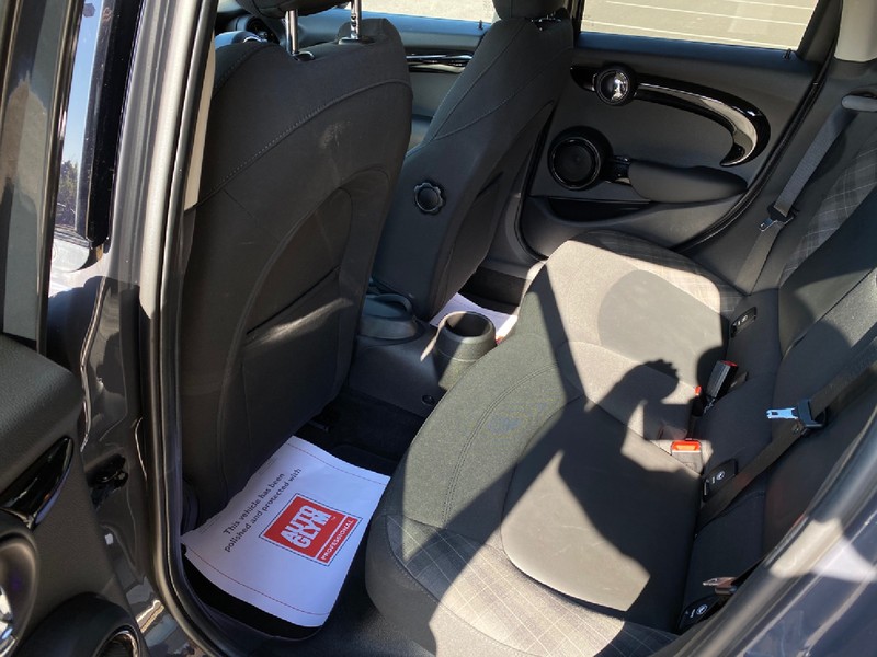 MINI HATCHBACK