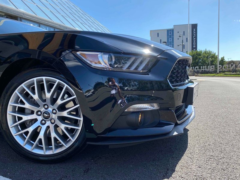 FORD MUSTANG