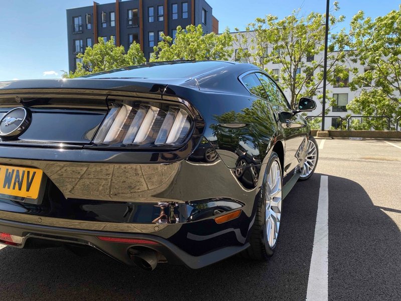 FORD MUSTANG