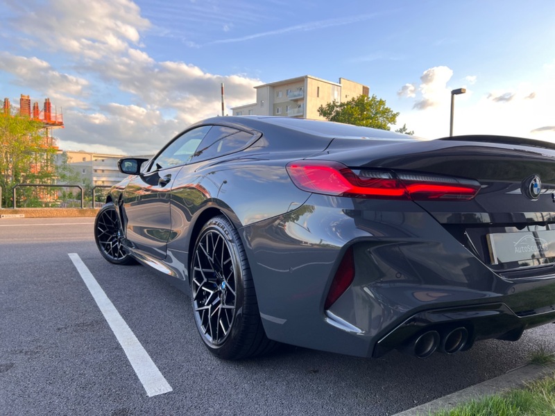 BMW 8 SERIES