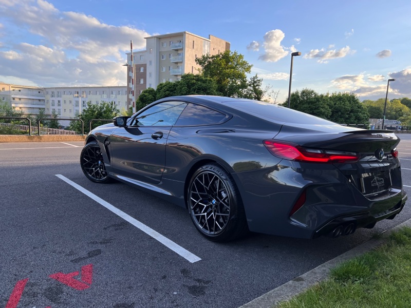 BMW 8 SERIES