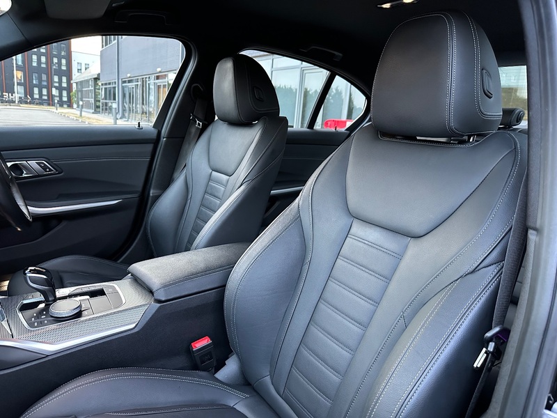 BMW 3 SERIES